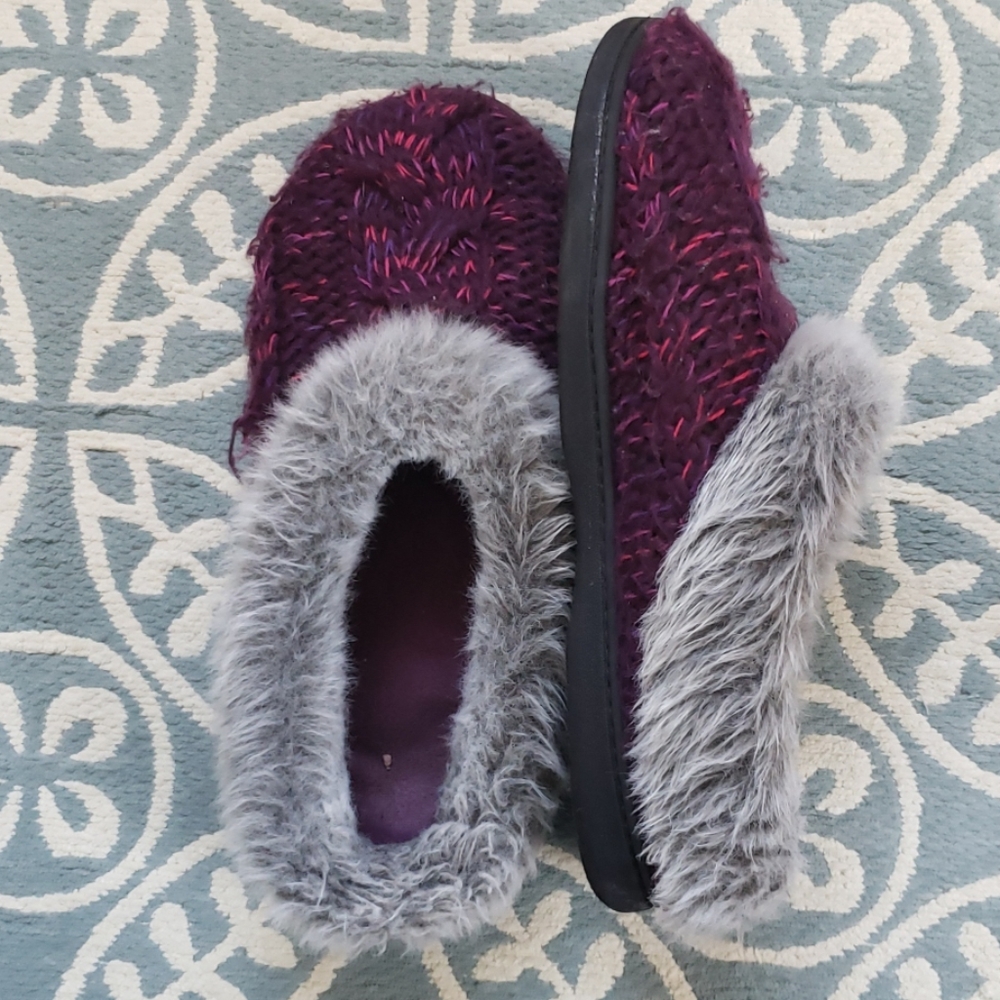 Slippers - Picture 2 of 4